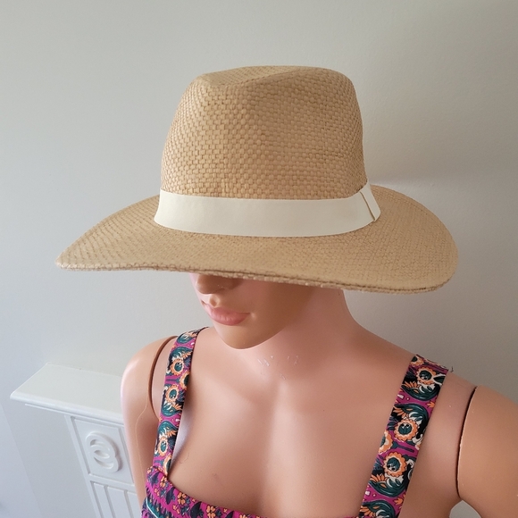 J.crew NWT women's hat. - Picture 1 of 6